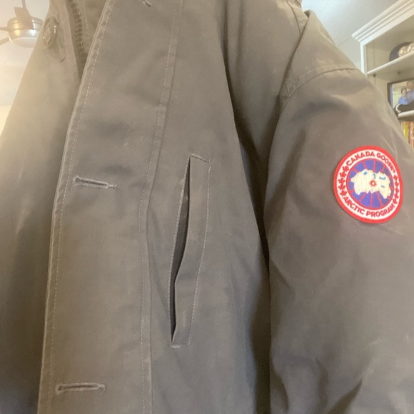 Canada Goose Victoria parka (Grey) Womens size Medium - Picture 13 of 14